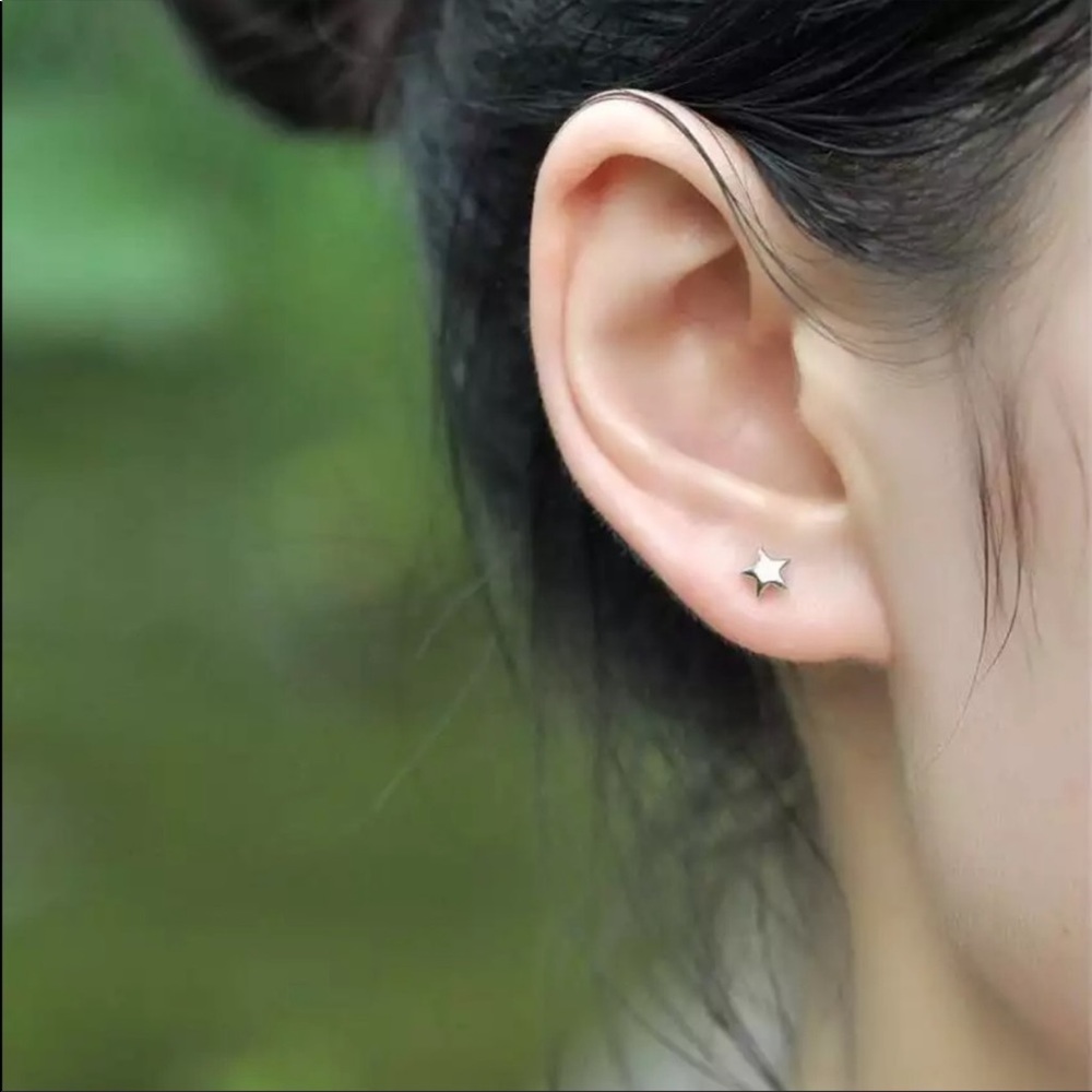 🌟 Silver 925 Star Moon Stud Earrings - Picture 3 of 3